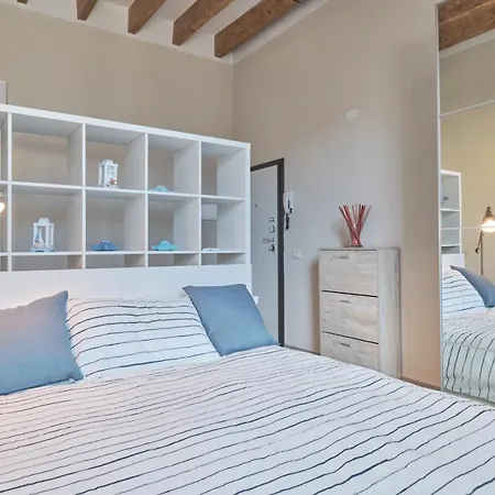 Coast House 3 *